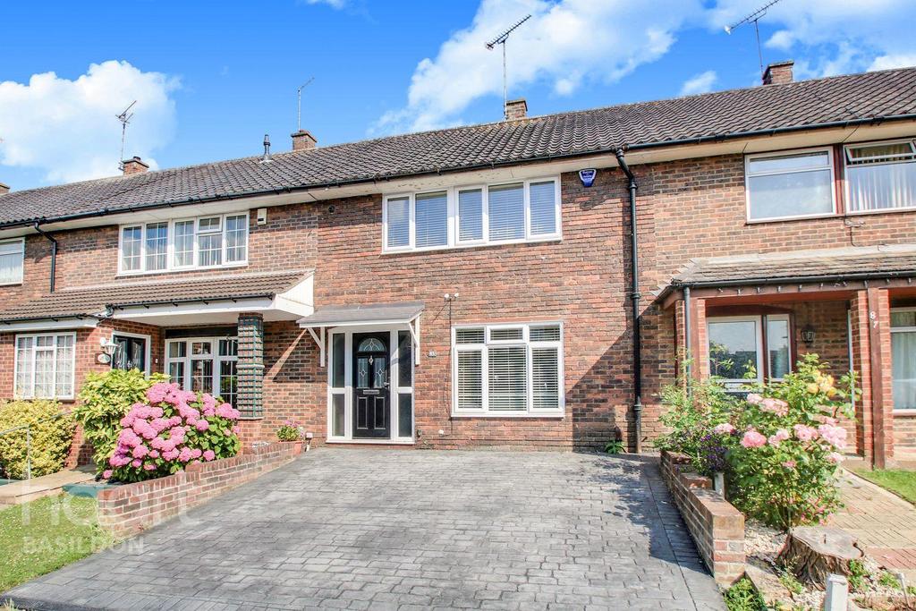 Ardleigh, Basildon 3 bed terraced house £300,000