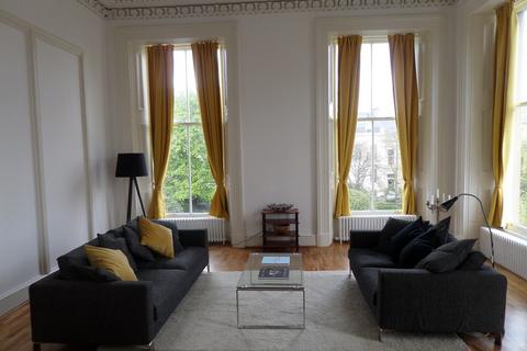 2 bedroom flat to rent, Lynedoch Street, Park Circus G3