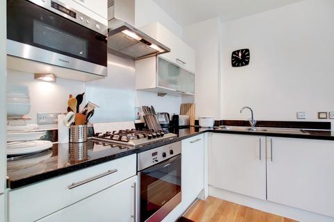 2 bedroom apartment to rent, Tower Bridge Road, London Bridge