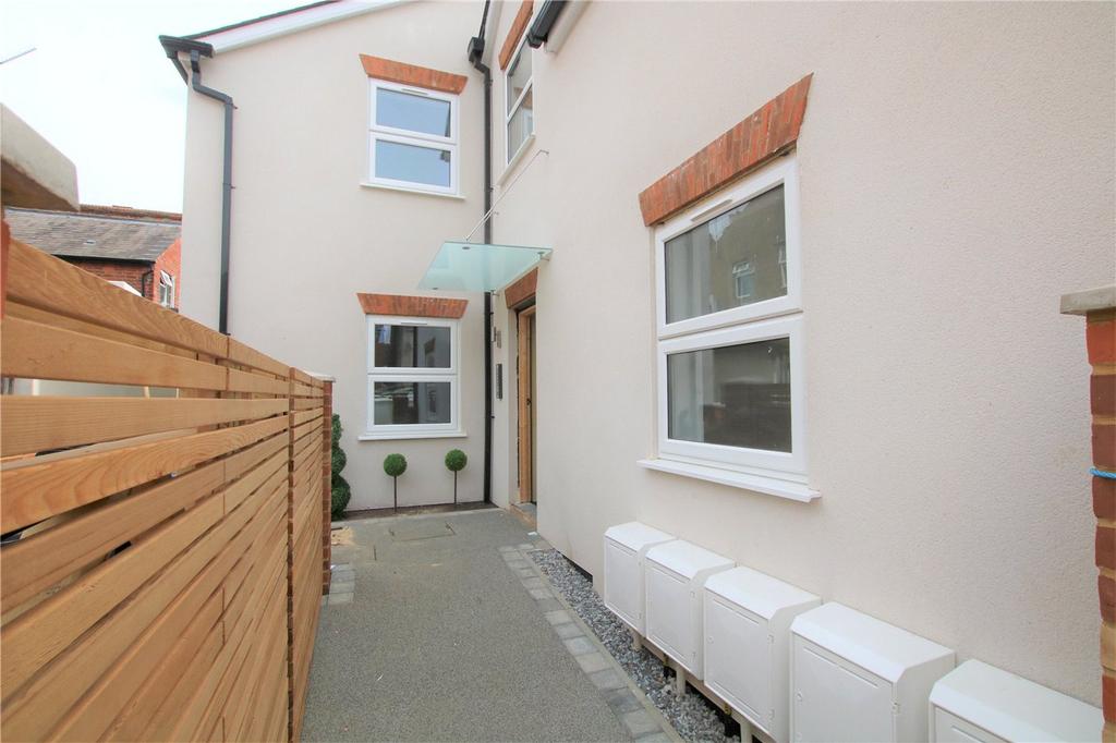 Coopers Yard, 1a Elm Park Road, Reading, Berkshire, RG30 1 bed