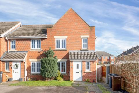 3 bedroom end of terrace house to rent, Ullswater Road, Melton Mowbray