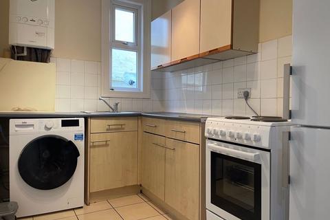 1 bedroom ground floor flat to rent, Roberts Road, High Wycombe HP13