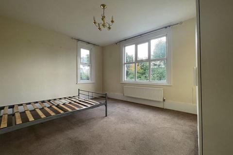 1 bedroom ground floor flat to rent, Roberts Road, High Wycombe HP13