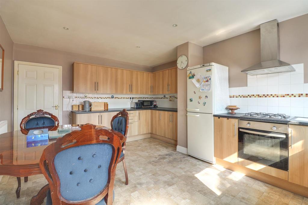 Feenan Highway, Tilbury 3 bed house £275,000