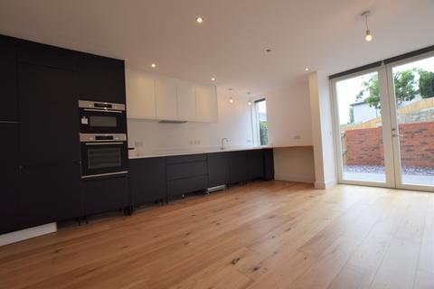 3 bedroom mews to rent, Loney Street, Macclesfield
