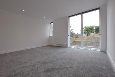 3 bedroom mews to rent, Loney Street, Macclesfield