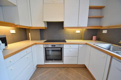 6 bedroom terraced house to rent, Winchester