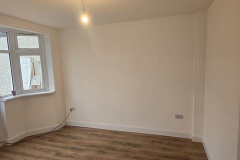 3 bedroom terraced house to rent, Park View, Wembley, HA9