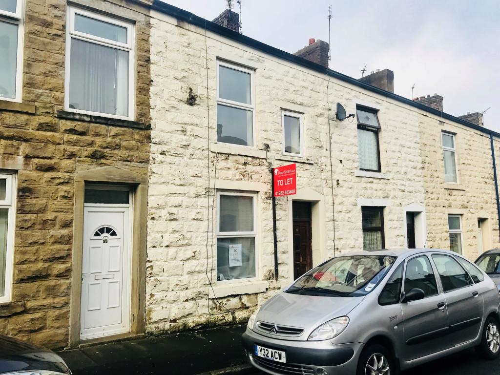 Chapel Street, Rishton, BB1 4NP 2 bed terraced house £375 pcm (£87 pw)