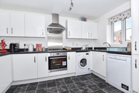 3 bedroom semi-detached house to rent - Downley,  High Wycombe,  HP13