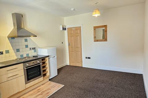 Studio to rent, Flat 3, 5 Chapel Street