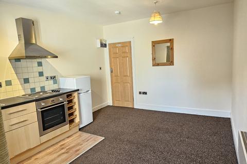 Studio to rent, Flat 3, 5 Chapel Street