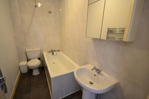 2 bedroom flat to rent, New Cross Road, SE14