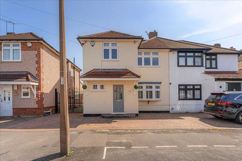 5 bedroom semi-detached house for sale, Warren Drive, HORNCHURCH