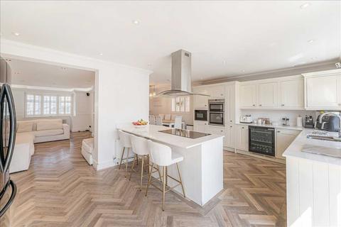 5 bedroom semi-detached house for sale, Warren Drive, HORNCHURCH
