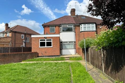 3 bedroom semi-detached house to rent, Howberry Close, Edgware