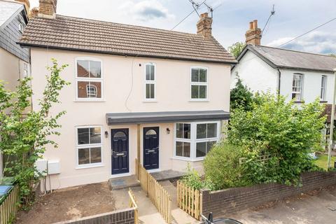 3 bedroom semi-detached house to rent, Albany Road, Hersham