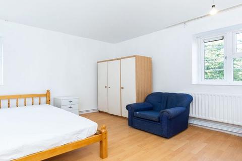 3 bedroom flat to rent, NW1