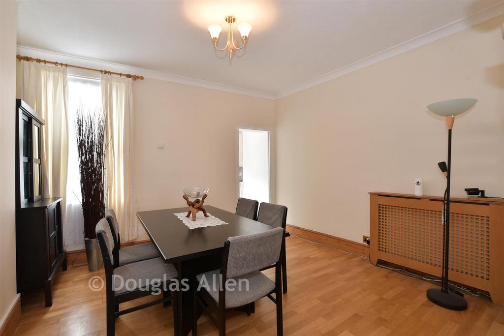 Lounge/Dining Room