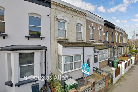 2 bedroom terraced house for sale, Shernhall Street, London E17