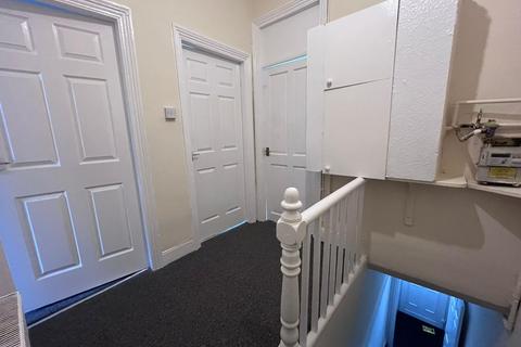 3 bedroom flat to rent, Trevethick Street,,  Gateshead,  NE8