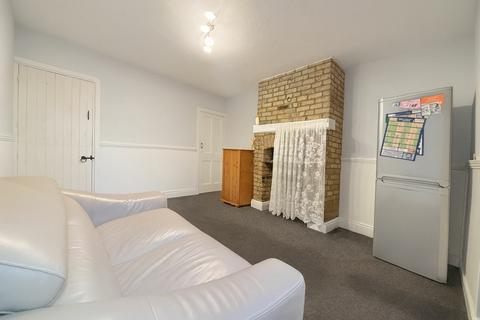3 bedroom terraced house to rent, 3 Bedroom House To Let - HP12