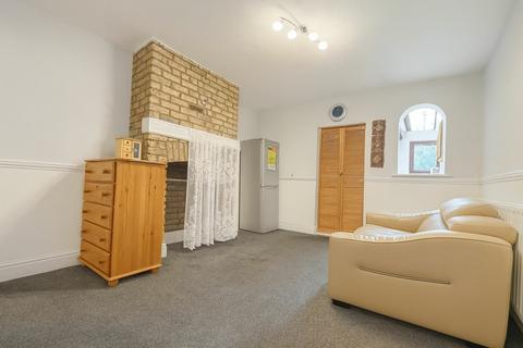 3 bedroom terraced house to rent, 3 Bedroom House To Let - HP12