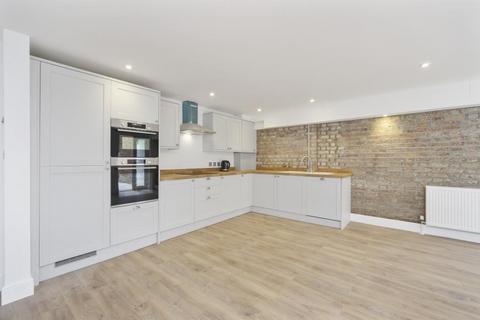 3 bedroom apartment to rent, St. Pauls Avenue, Willesden Green, NW2