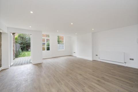 3 bedroom apartment to rent, St. Pauls Avenue, Willesden Green, NW2