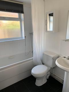 2 bedroom house share to rent, Hawthorne Grove, Beeston, NG9 2FG