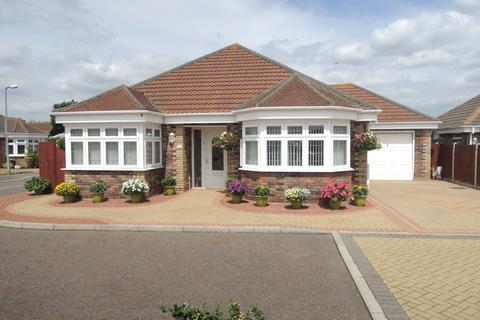 3 bedroom detached bungalow for sale, Oak Close, Great Clacton