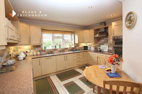 3 bedroom detached bungalow for sale, Oak Close, Great Clacton