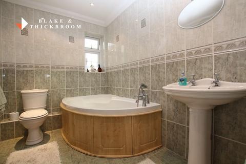 3 bedroom detached bungalow for sale, Oak Close, Great Clacton