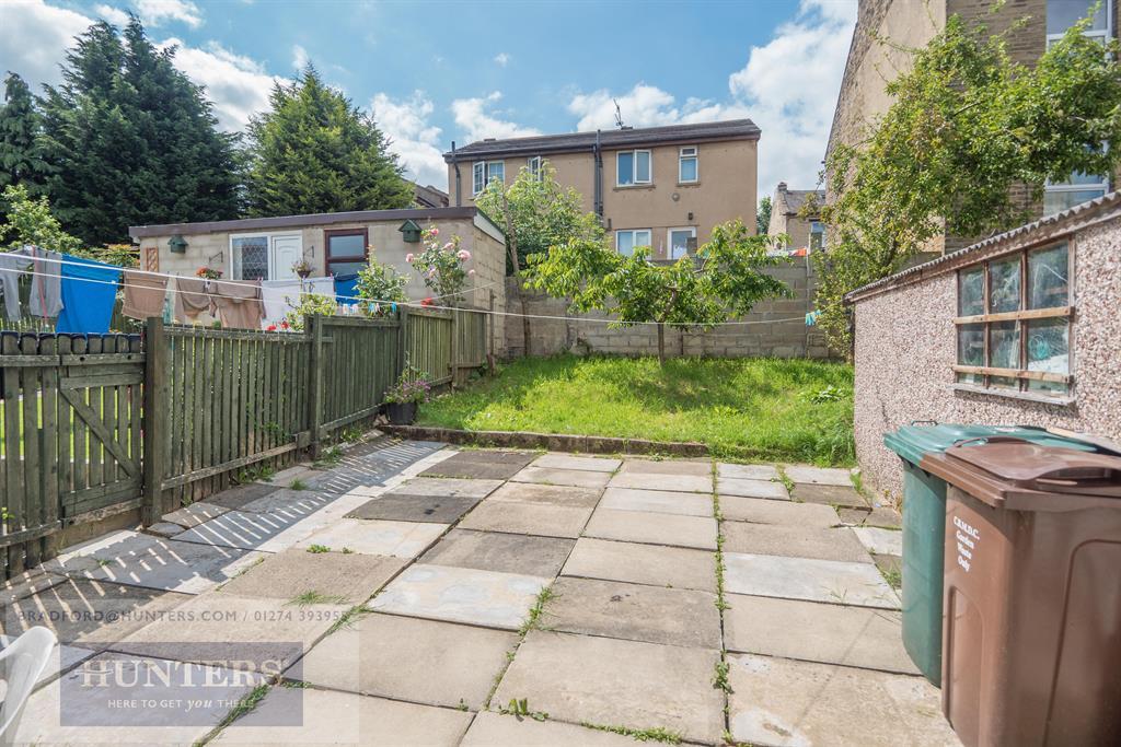 Ewart Street, Bradford, BD7 3PB 3 bed semidetached house £105,000