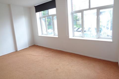 2 bedroom flat to rent, Austin House, King Street, Oldham