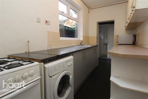 2 bedroom terraced house to rent, Paget Road, Leicester