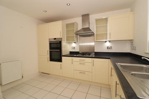 4 bedroom terraced house to rent, Watson Way, CROWBOROUGH