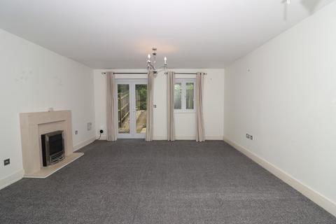 4 bedroom terraced house to rent, Watson Way, CROWBOROUGH