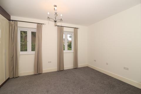 4 bedroom terraced house to rent, Watson Way, CROWBOROUGH