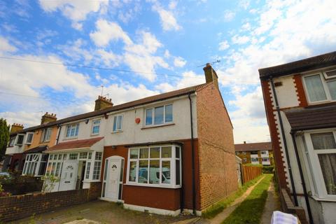 3 bedroom end of terrace house for sale, Willow Tree Lane, Hayes