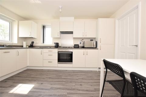 3 bedroom semi-detached house to rent, Blencarn Crescent, Seacroft, Leeds, West Yorkshire