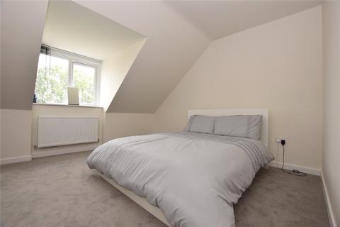 3 bedroom semi-detached house to rent, Blencarn Crescent, Seacroft, Leeds, West Yorkshire