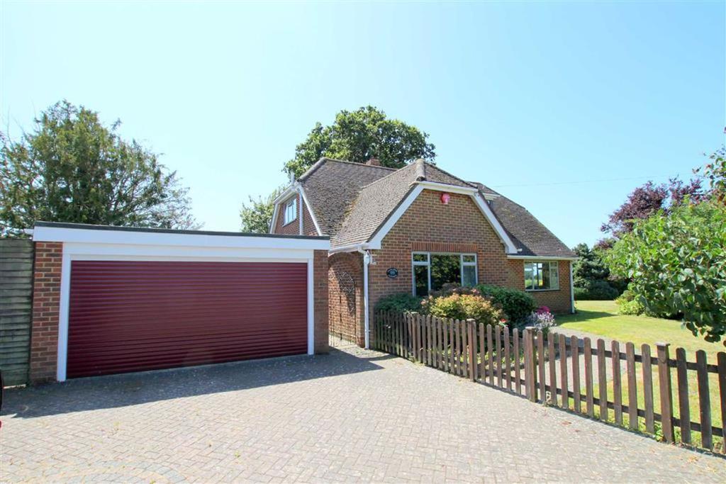 Lyndhurst Road, Bransgore, Christchurch, Dorset 4 bed chalet £695,000