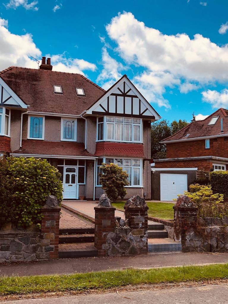 Cherry Grove, Sketty, Swansea, SA2 4 bed semidetached house £359,000
