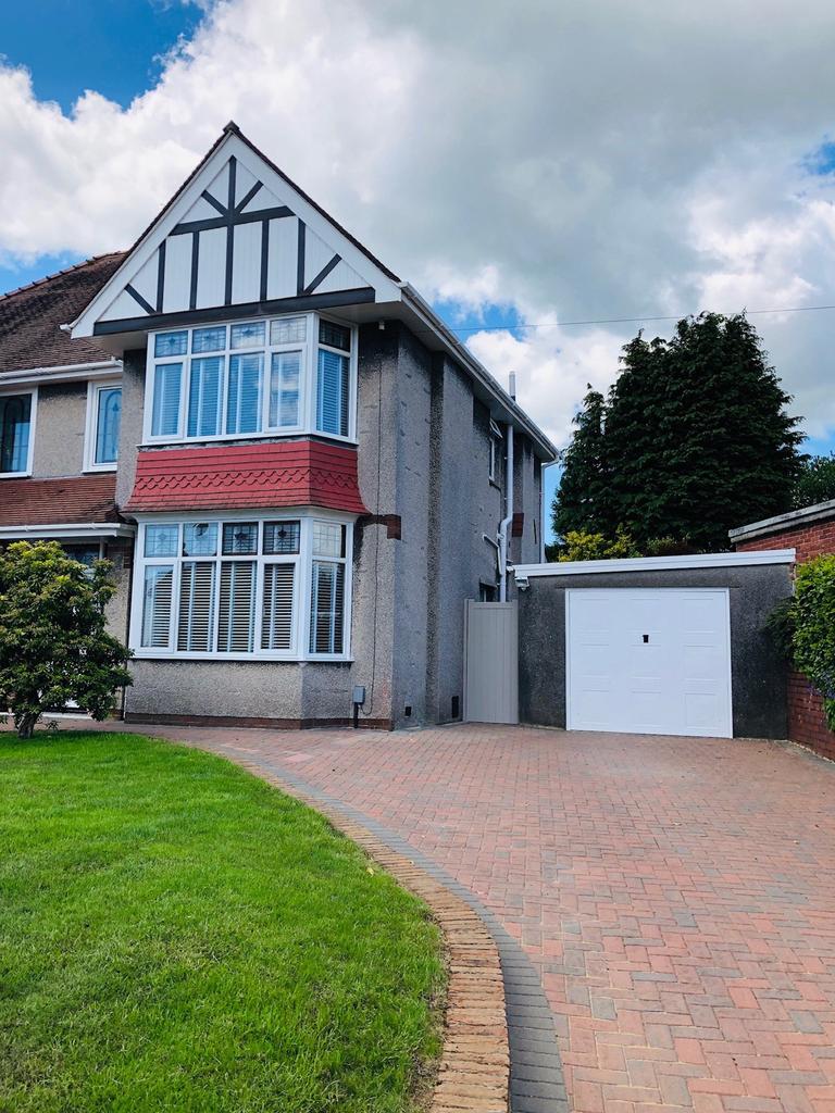Cherry Grove, Sketty, Swansea, SA2 4 bed semidetached house £359,000
