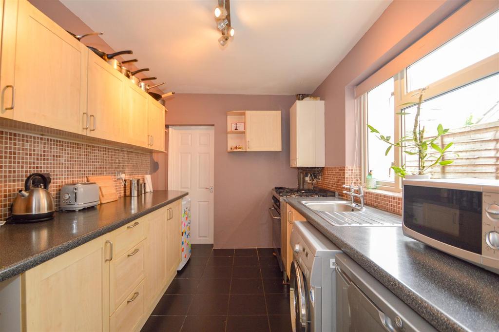 Muir Road, Maidstone 3 bed terraced house £259,995