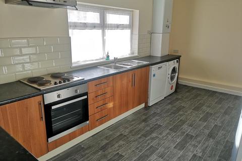 3 bedroom detached bungalow to rent, Wokingham Road,  Earley,  Reading,  RG6