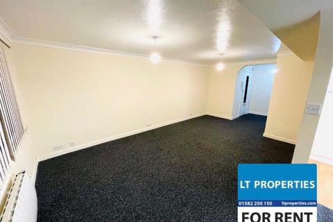 2 bedroom flat to rent, Old Bedford Road, Luton LU2