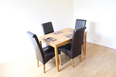 2 bedroom flat to rent, Maberly Street, Flat D, Top Floor Right, AB25