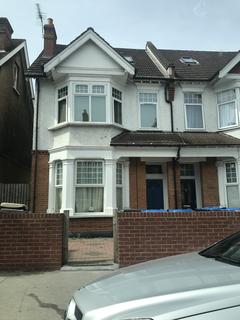 2 bedroom flat to rent - Clifton Road , South Norwood SE25